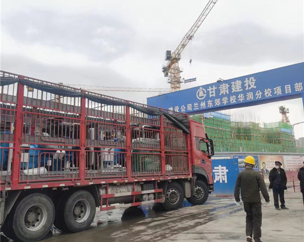 華(huá)潤東郊分校(xiào)和華潤禦瀾(lan)山二期2台500kw發(fā)電機已經到(dào)貨