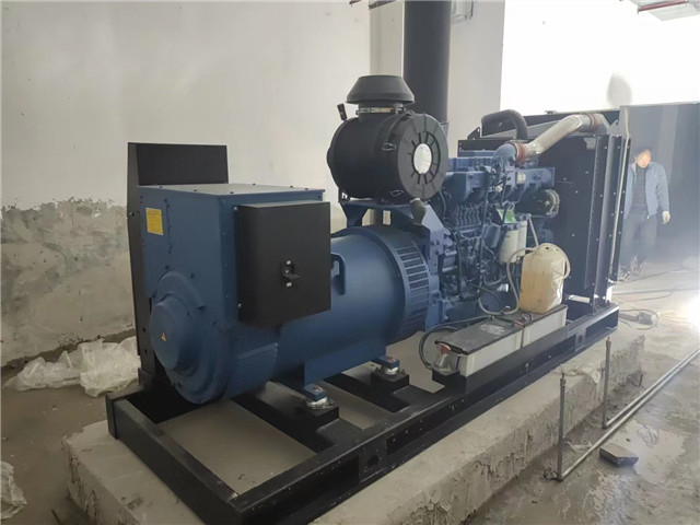 平涼欣雅苑發電(dian)機安裝調試完成(chéng)